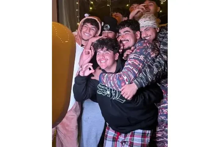 📸✨ Aria Photo Snap Booth✨📸 image 2