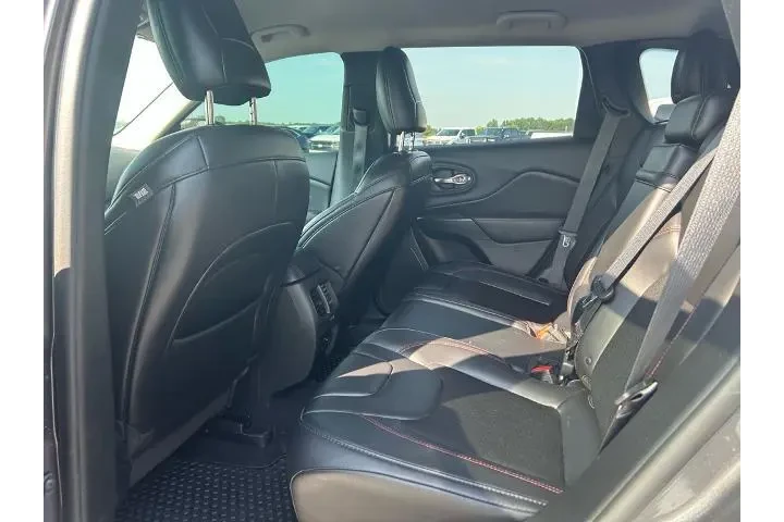 $19450 : Jeep Cherokee 2019 4x4 Trail image 10