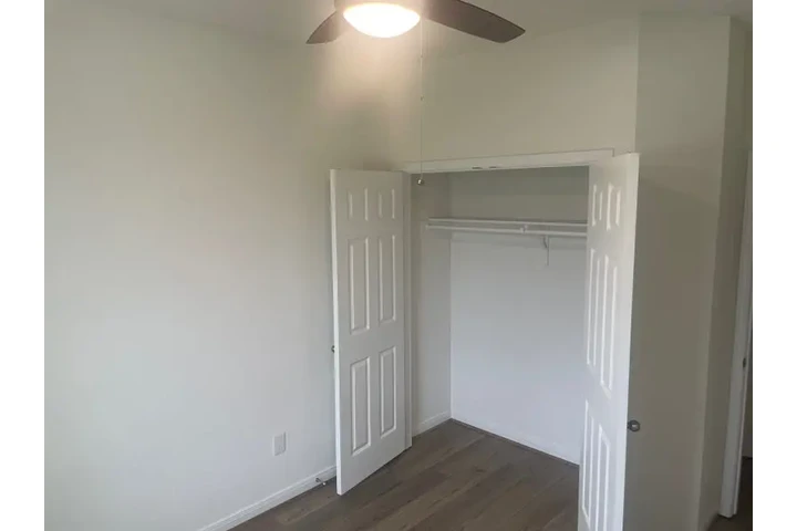 $700 : casa katy biles pagados 77449 image 2