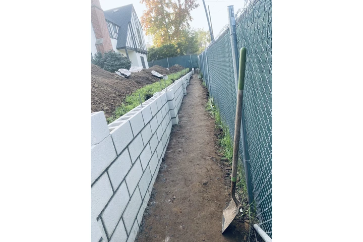 Concrete and block Walls image 3