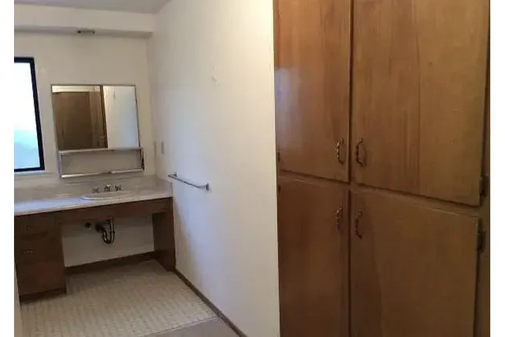 $2000 : AVAILABLE  IN MOUNTAIN VIEW CA image 6