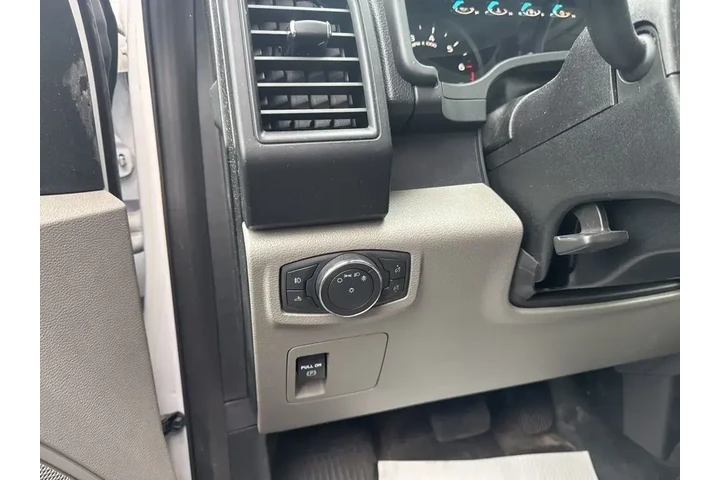 $27750 : Ford F-150 2019 4x2 Lariat 4 image 8