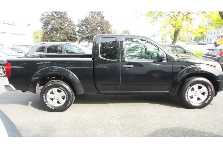 $11900 : 2012 Frontier SV V6 image 4