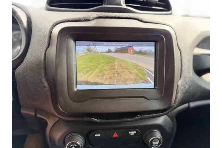 $8999 : 2018 Renegade Latitude image 10