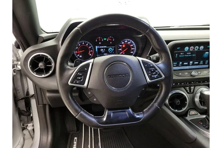 $25998 : Chevrolet Camaro 2018 LT 2dr image 10