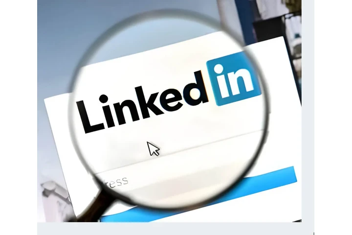 Scalable LinkedIn Scraping image 1