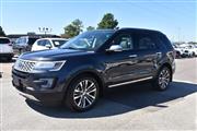 2017 Explorer Platinum en Memphis