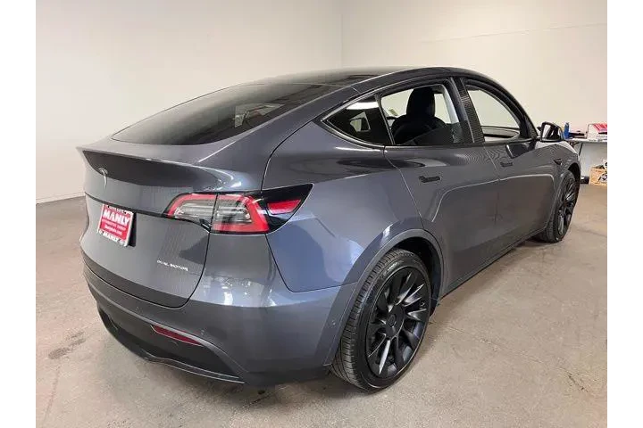 $23438 : Tesla Model Y 2021 AWD Long image 2