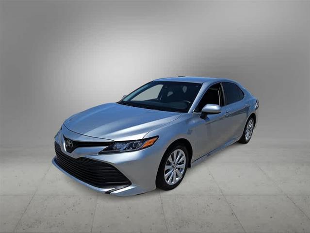 $18990 : Pre-Owned 2018 Toyota Camry LE image 4