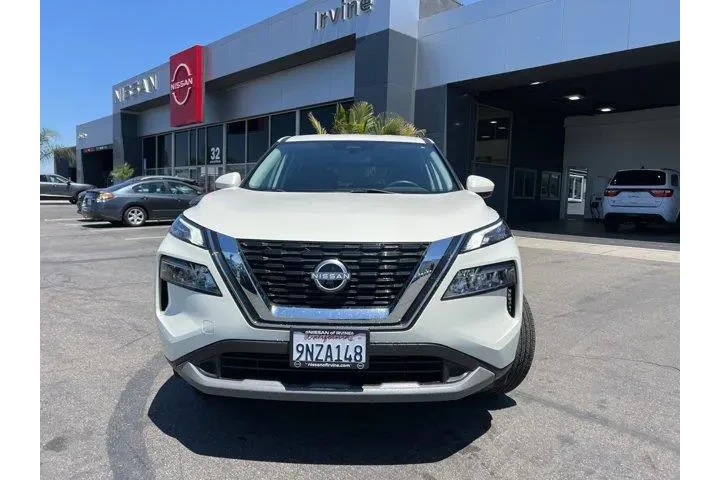 $21581 : Nissan Rogue 2023 SV 4dr Cro image 2