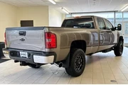 $30566 : Chevrolet Silverado 3500HD 2 thumbnail