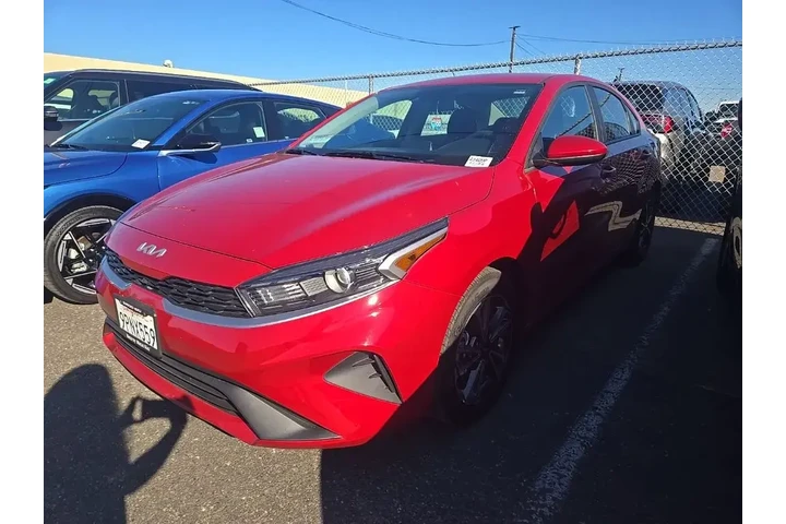 $20661 : Kia Forte 2024 LXS 4dr Sedan image 3