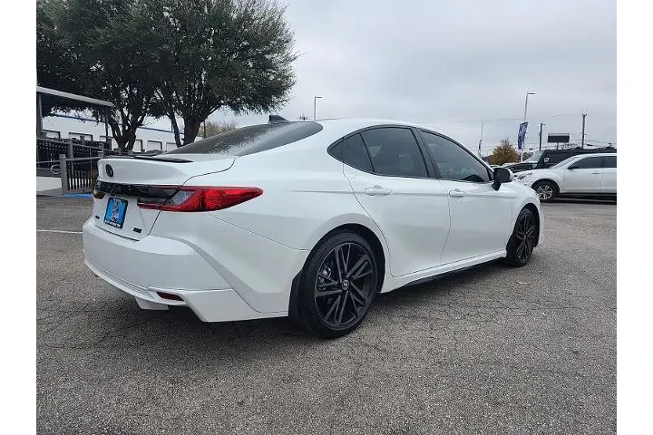 $33998 : Toyota Camry 2025 XSE 4dr Se image 3