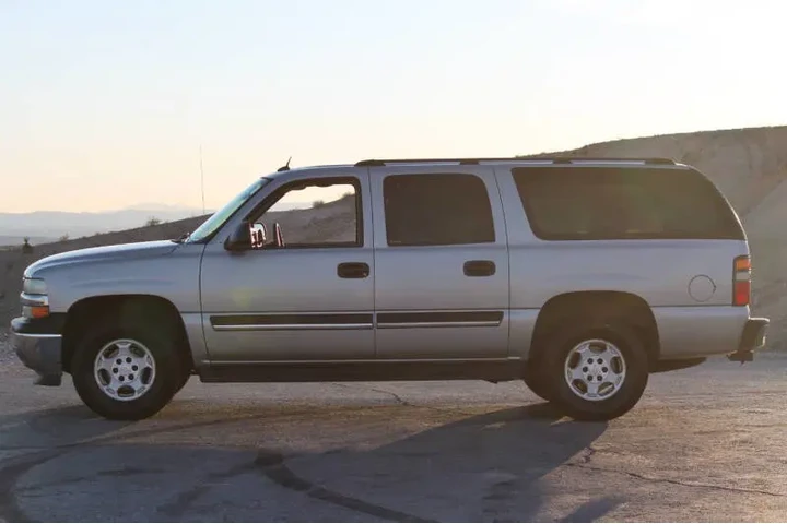 $6995 : 2005 Suburban 1500 LS image 5