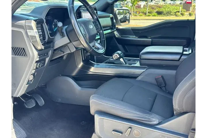 $31266 : Ford F-150 2021 4x4 XLT 4dr image 9