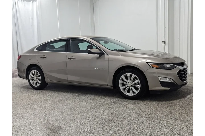 $19997 : Chevrolet Malibu 2024 LT 4dr image 2