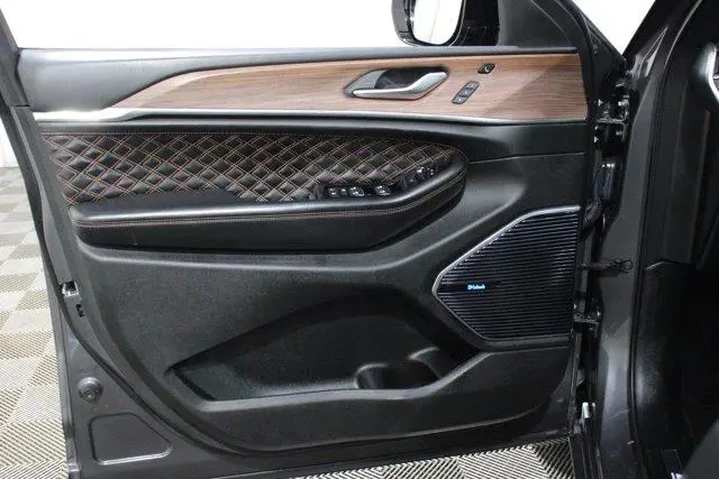 $29998 : Jeep Grand Cherokee 2022 4x4 image 6