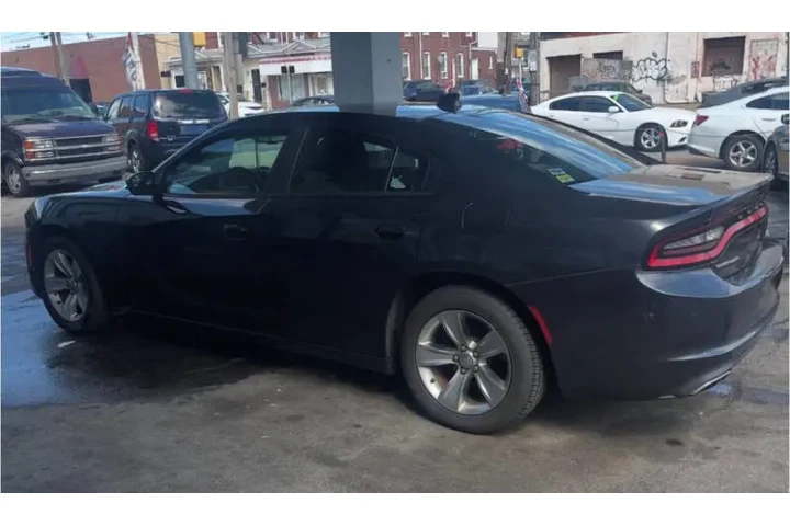 $10599 : 2016 Charger SXT image 5
