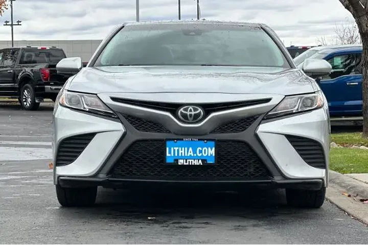 $15995 : Toyota Camry 2020 SE 4dr Sed image 10
