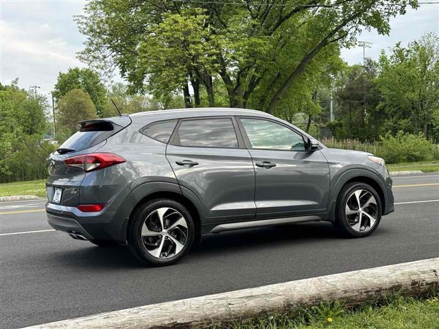 2016 Tucson Sport image 10