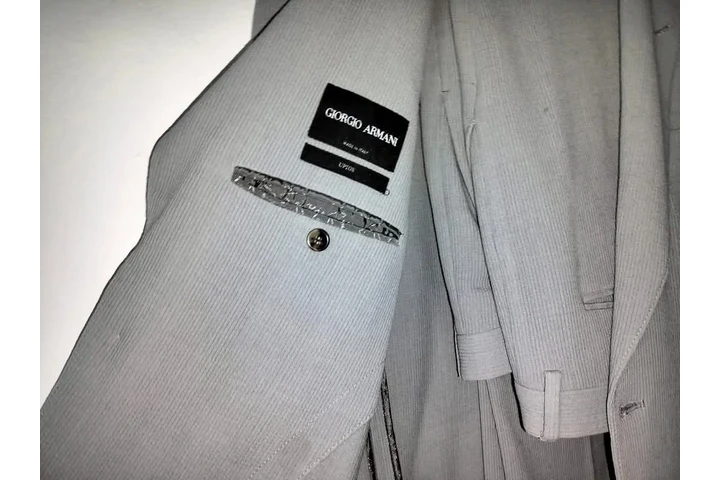 $500000 : Vestido elegante hombre image 1