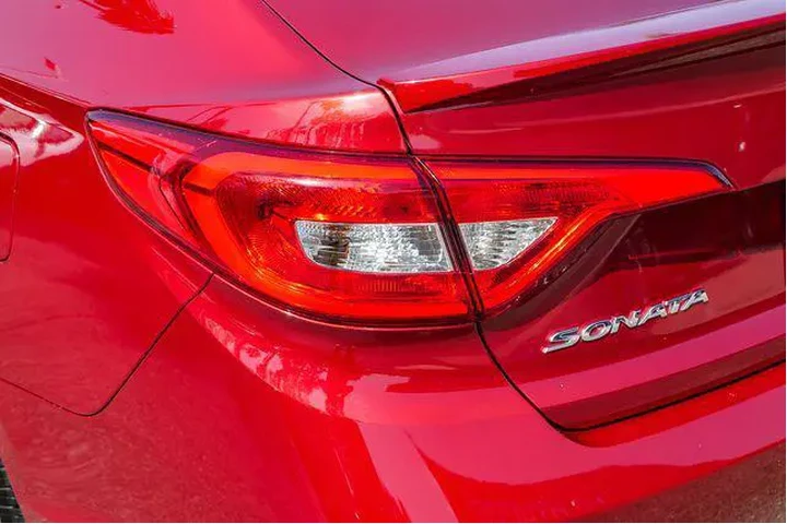 $12000 : Hyundai SONATA 2016 Sport 4d image 8