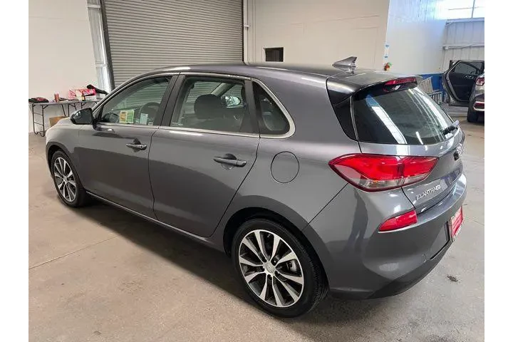 $16465 : Hyundai ELANTRA GT 2019 4dr image 5