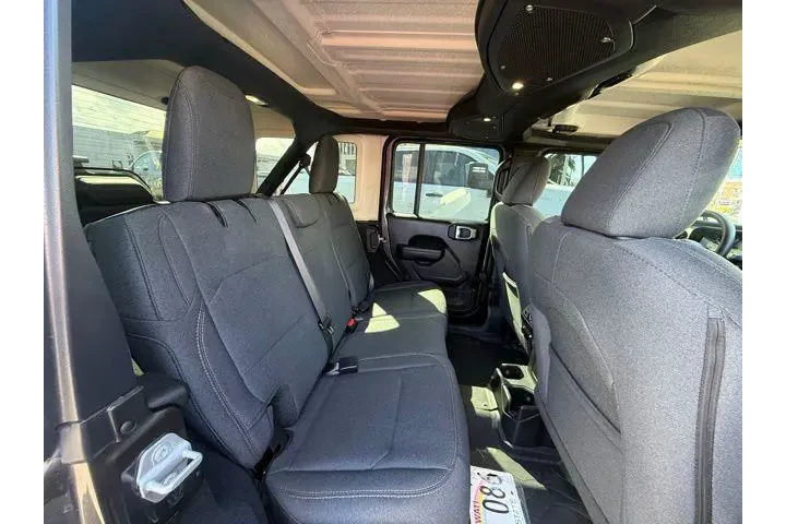 $33359 : Jeep Wrangler 2025 4x4 Sport image 6