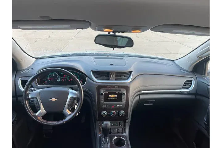 $14995 : 2017 Traverse LT | Dickinson image 10