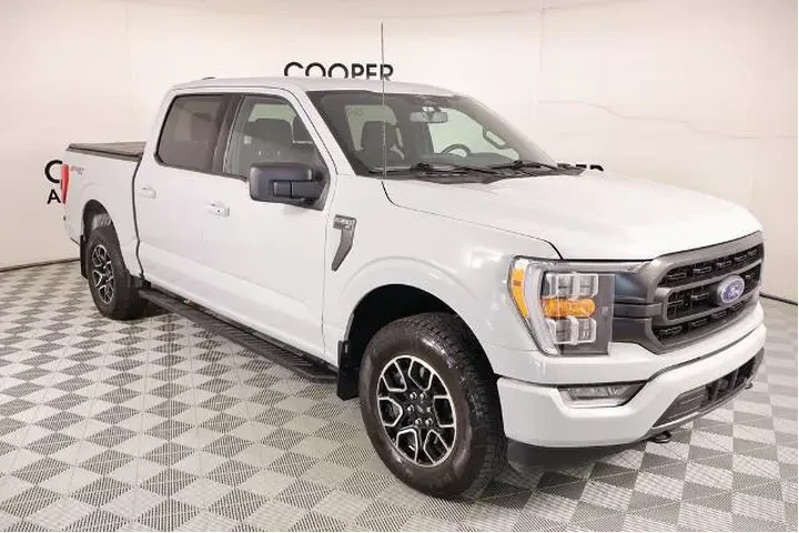 $38047 : Ford F-150 2023 4x4 XLT 4dr image 1
