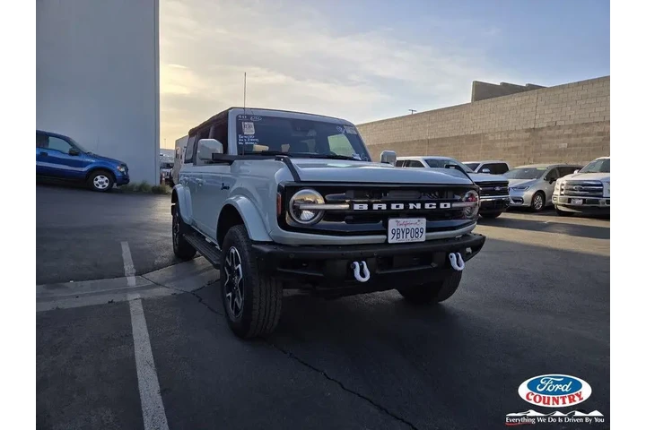 $39949 : Ford Bronco 2022 4x4 Base 4d image 1