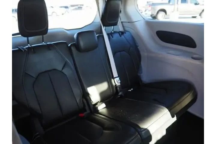 $31520 : Chrysler Pacifica 2024 Touri image 8