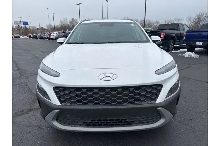 $19933 : Hyundai KONA 2023 AWD SEL 4d image 2
