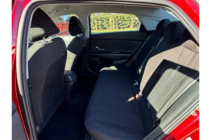 $16985 : Hyundai ELANTRA 2023 SEL 4dr image 8