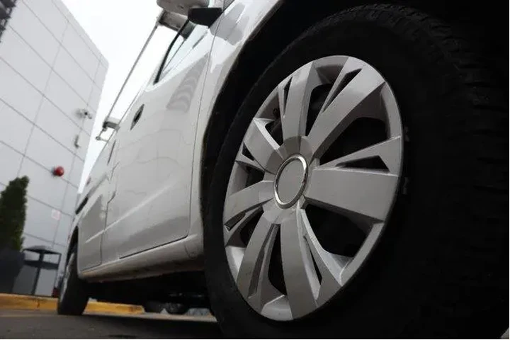 $13465 : Nissan NV200 2020 SV 4dr Car image 8