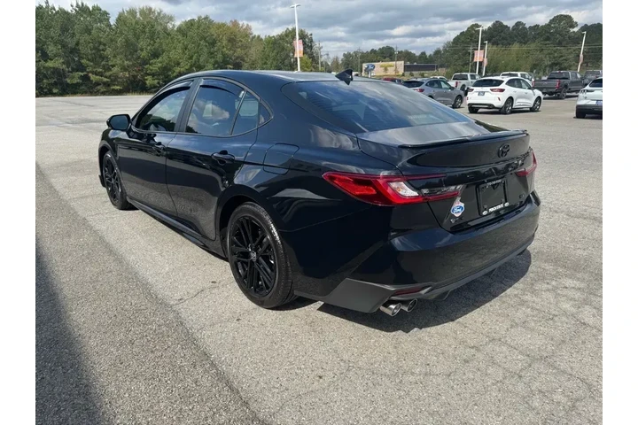 $27991 : Toyota Camry 2025 SE 4dr Sed image 6