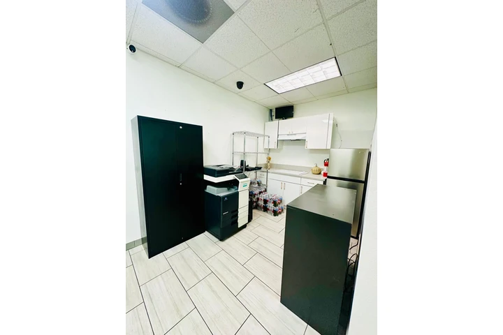 $700 : Renta de Oficinas image 9