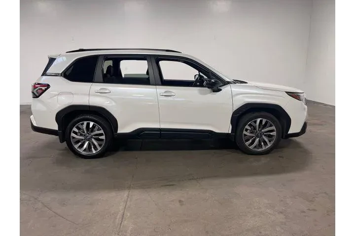 $35974 : Subaru Forester 2025 AWD Tou image 2