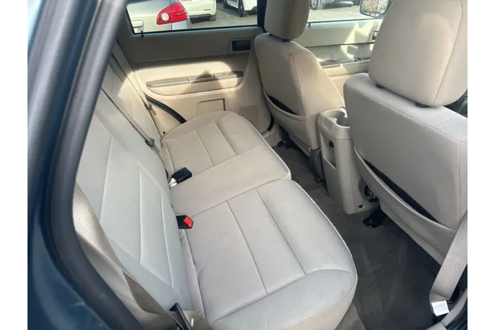 2010 Escape XLT image 8