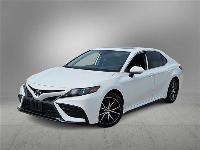 $25990 : Pre-Owned 2022 Toyota Camry SE image 1