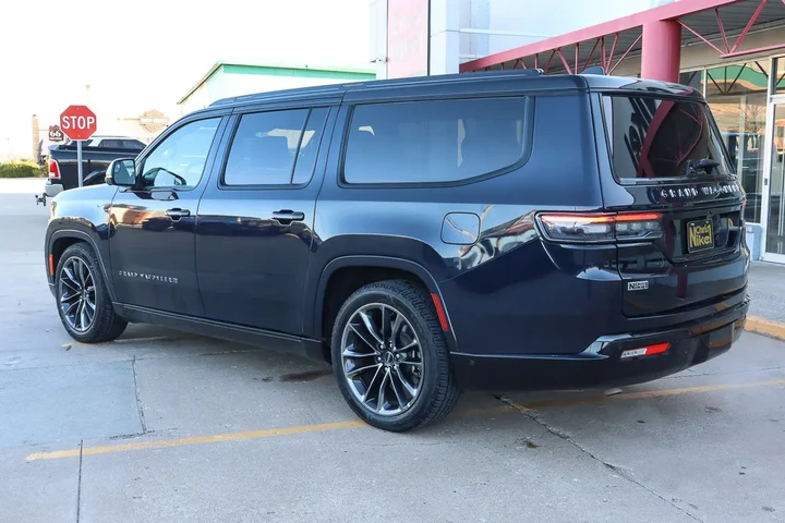 $64988 : 2024 Grand Wagoneer L Series image 6