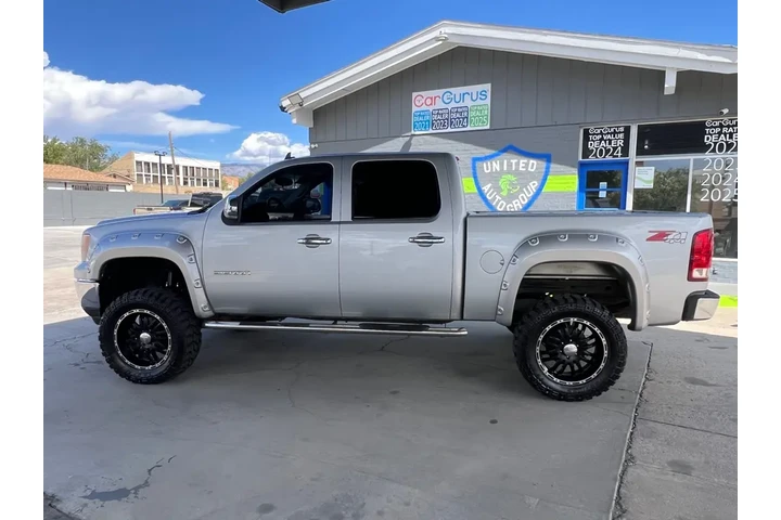 2010 GMC Sierra 1500 SLE Crew image 8