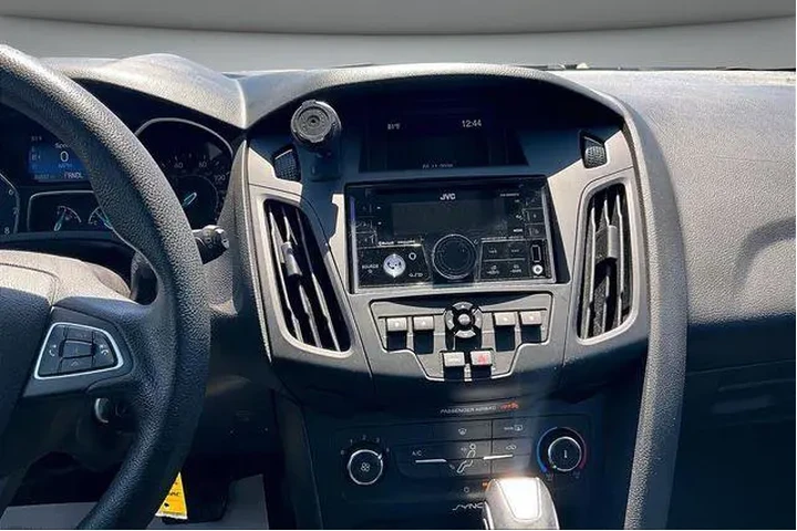 $7500 : Ford Focus 2015 SE 4dr Hatch image 9
