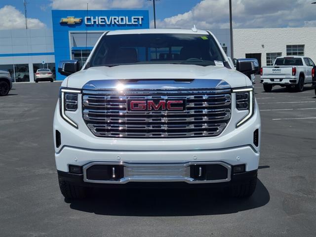 $67475 : New 2024 Sierra 1500 Denali image 2