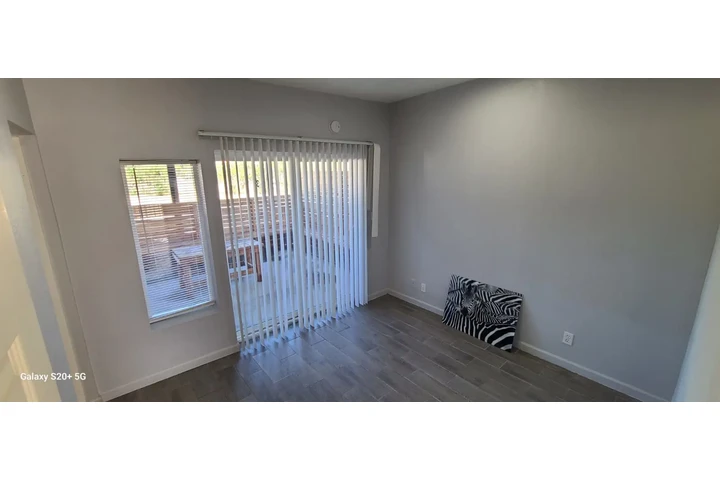 $1300 : Apartmento Desert Hot Springs image 3