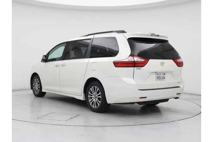 $31998 : Toyota Sienna 2019 XLE 7-Pas image 2