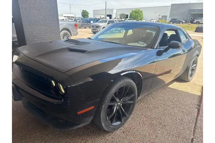 $15623 : Dodge Challenger 2018 SXT 2d image 1