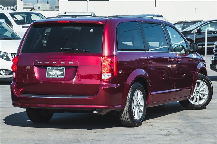 2019 Grand Caravan SXT image 3