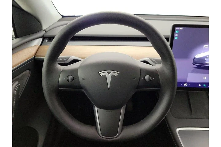 $33998 : Tesla Model Y 2023 AWD Long image 10