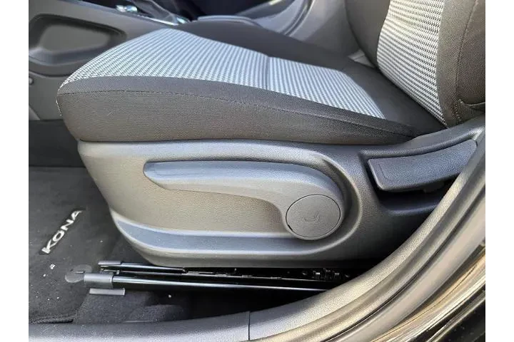 $18999 : Hyundai KONA 2023 AWD SE 4dr image 10